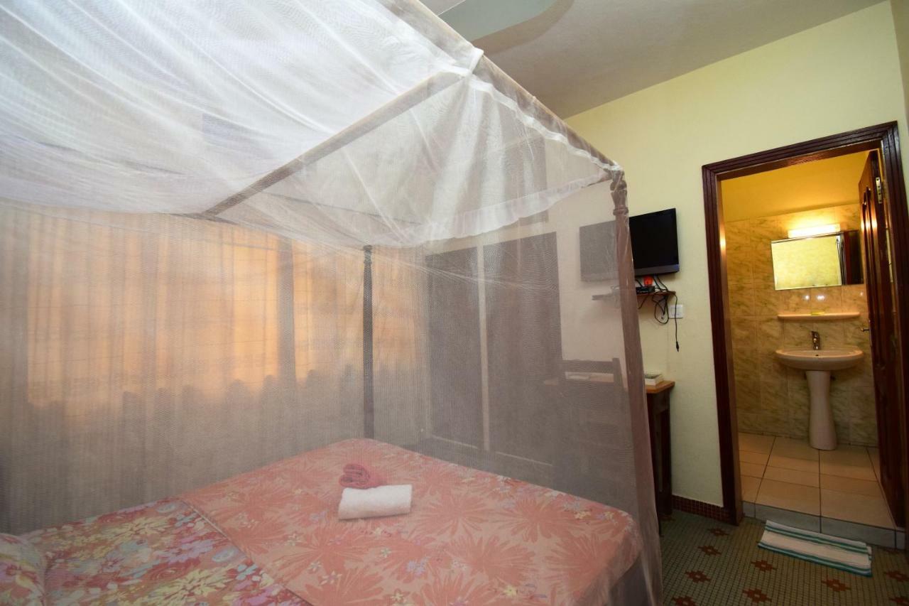 B&B Chez Rita โกโตนู ภายนอก รูปภาพ