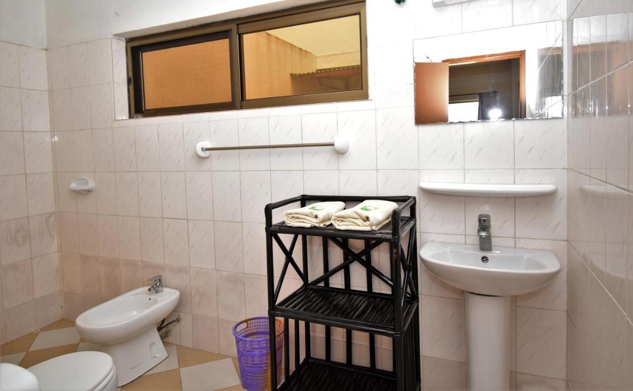 B&B Chez Rita โกโตนู ภายนอก รูปภาพ